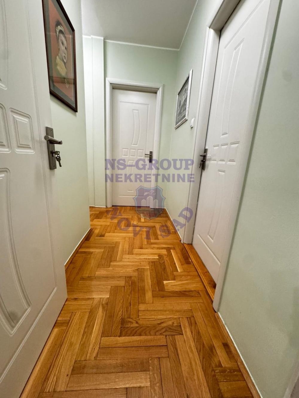 Slika 3 - Komplet renoviran pravi porodičan Četvorosoban!