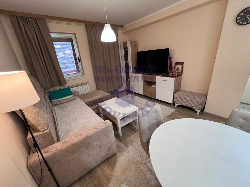 Glavna slika -Dvosoban stan, 44m2, Bulevar