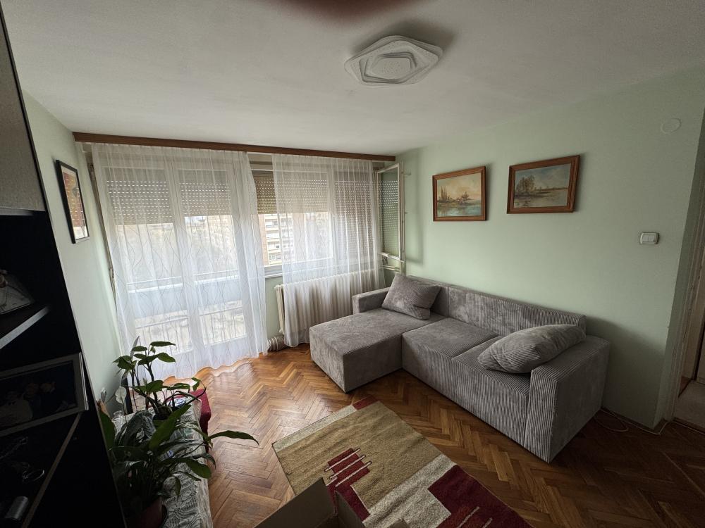 Slika 2 - VLASNIK Trosoban stan Bulevar Kralja Petra I, 1/1