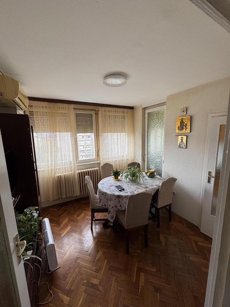 Slika 4 - VLASNIK Trosoban stan Bulevar Kralja Petra I, 1/1