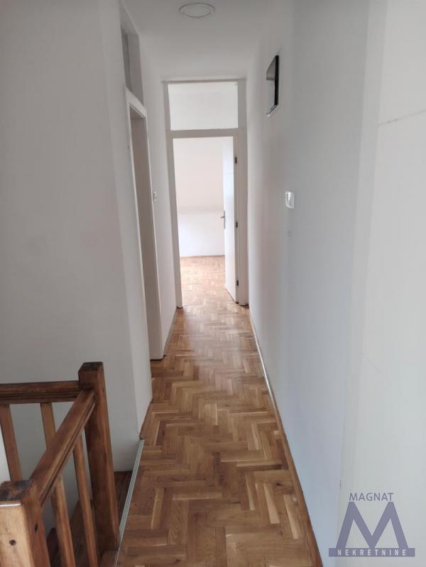 Slika 11 - Stan,NOVI SAD,BULEVAR,kv: 71, € 175000, ID: 1019329