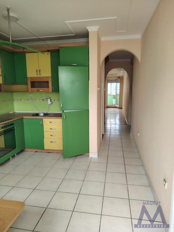 Slika 5 - Stan,NOVI SAD,BULEVAR,kv: 71, € 175000, ID: 1019329