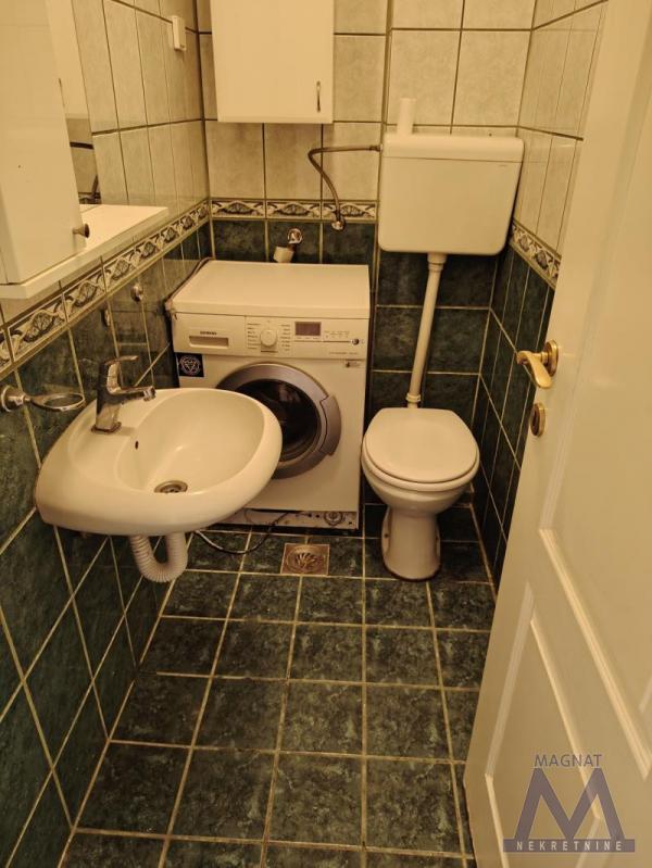 Slika 6 - Stan,NOVI SAD,BULEVAR,kv: 71, € 175000, ID: 1019329