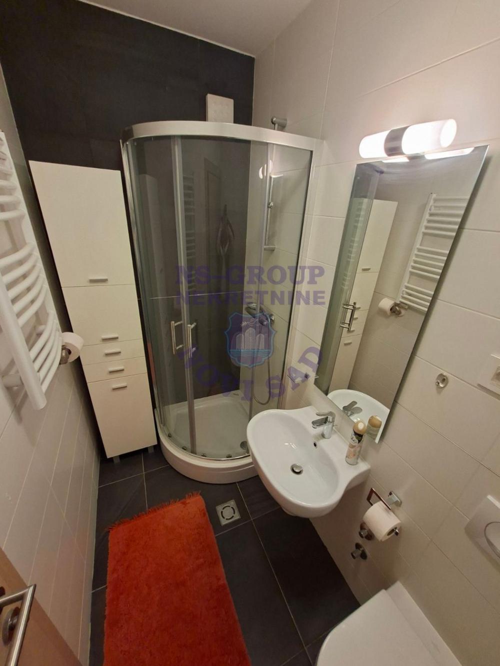 Slika 10 - Odlican trosoban stan na Bulevaru Evrope!