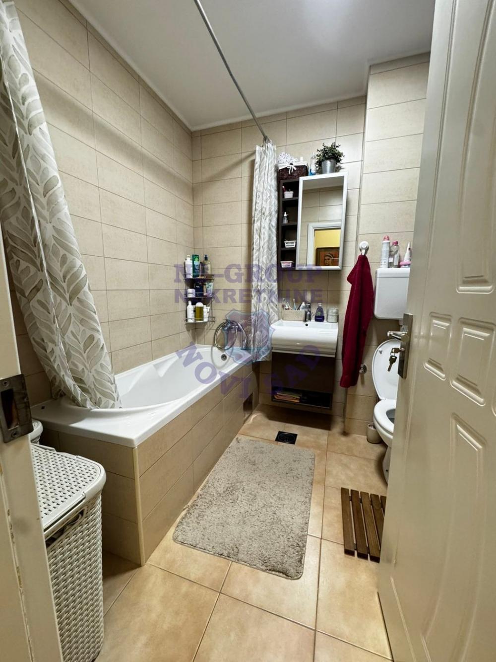 Slika 8 - Odlican cetvorosoban stan na Novom Naselju!