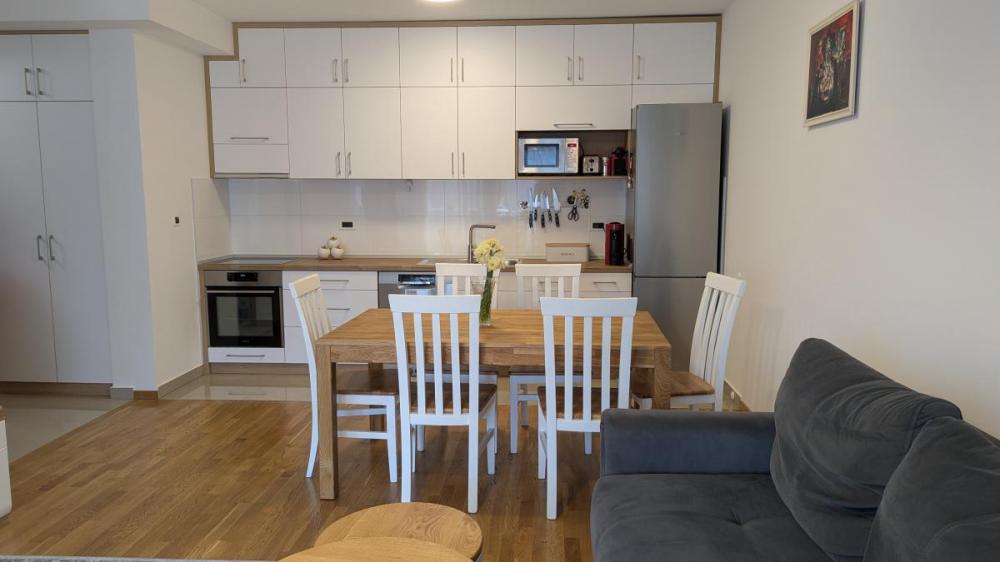 Slika 1 - Dvoiposoban stan, Sajam kompleks