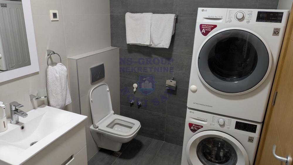 Slika 8 - Odličan trosoban stan u fenomenalnoj zgradi u Novom Sadu!