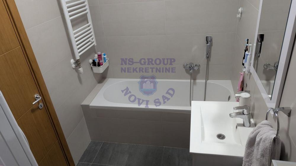 Slika 9 - Odličan trosoban stan u fenomenalnoj zgradi u Novom Sadu!