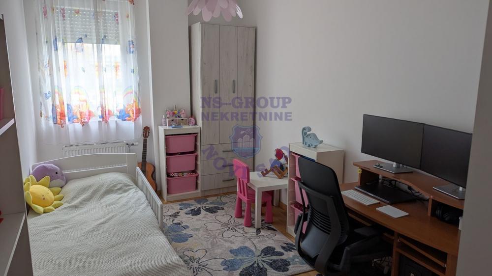 Slika 6 - Odličan trosoban stan u fenomenalnoj zgradi u Novom Sadu!