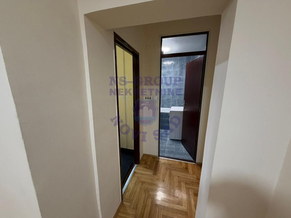 Slika 0 - Prodaja stana, 40m2, Nova Detelinara Novi Sad, sa terasom, ima lift