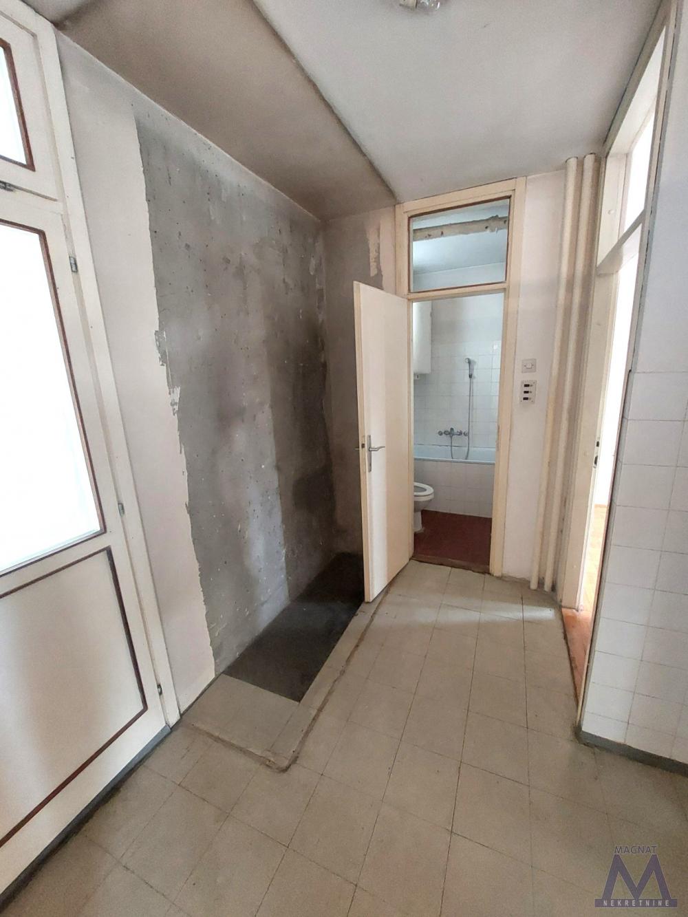 Slika 7 - Stan,NOVI SAD,LIMAN 2,kv: 62, € 185000, ID: 1019331