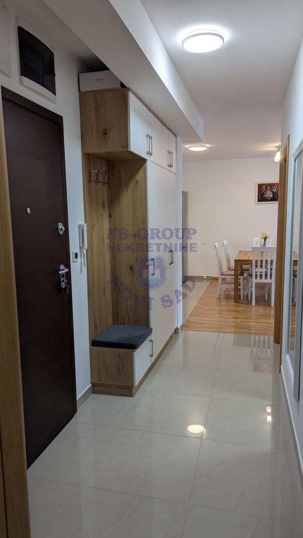 Slika 4 - Trosoban, 67m2, Nova Detelinara Novi Sad, sa terasom, ima lift