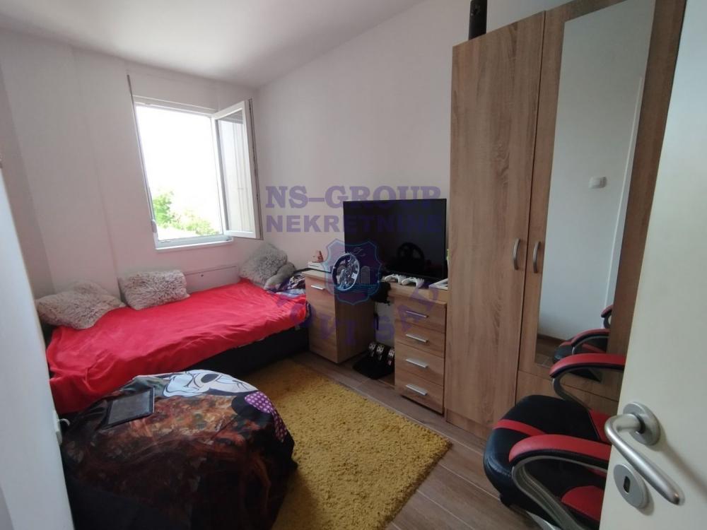 Slika 5 - Dvoiposoban, 45m2, Adice Novi Sad, sa terasom