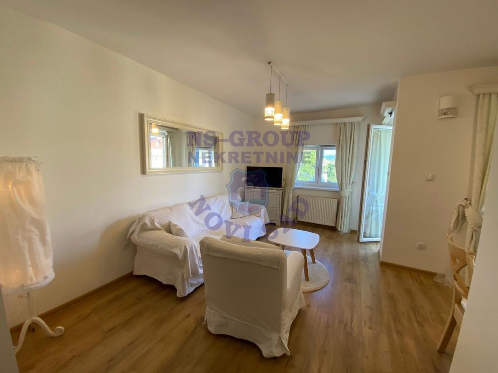 Slika 1 - Prodaja stana, 76m2, Novo naselje Novi Sad, sa terasom, ima lift