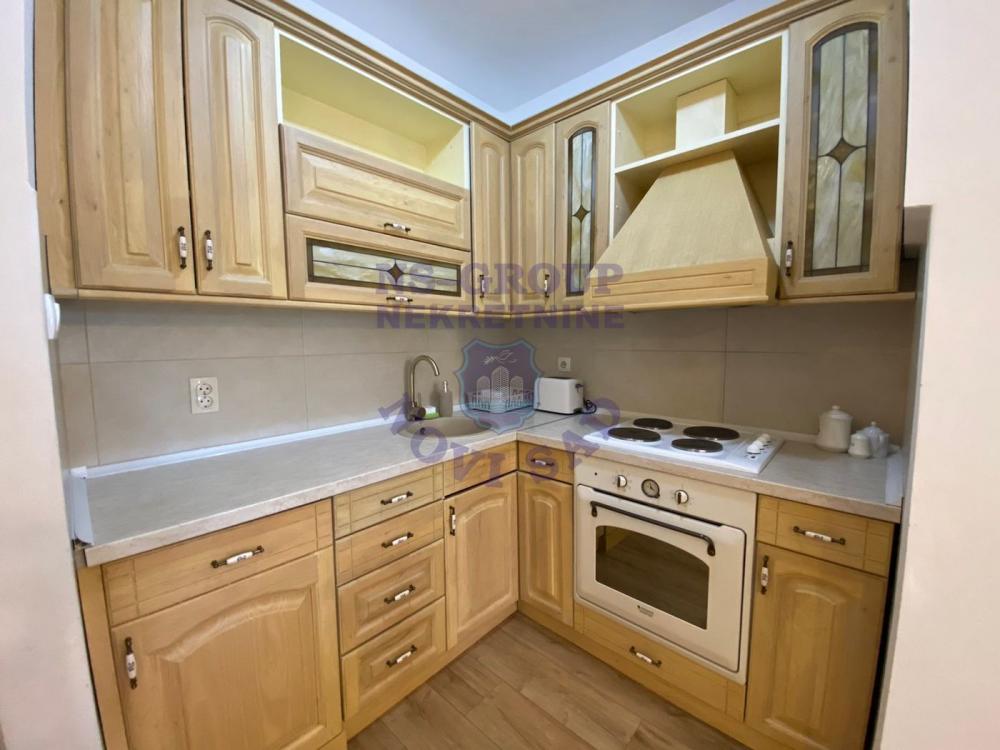 Slika 2 - Prodaja stana, 76m2, Novo naselje Novi Sad, sa terasom, ima lift