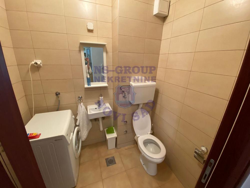 Slika 4 - Prodaja stana, 76m2, Novo naselje Novi Sad, sa terasom, ima lift