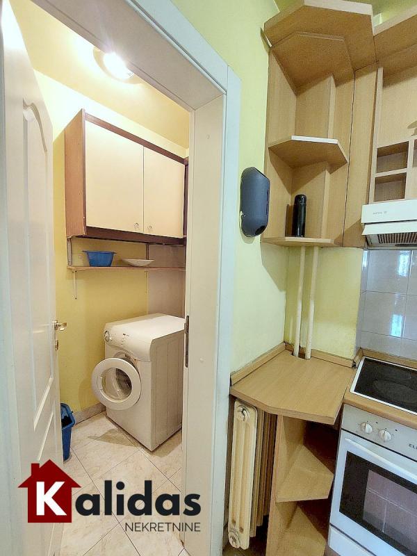 Slika 10 - Stan,NOVI SAD,BULEVAR,kv: 58, € 134400, ID: 1008675
