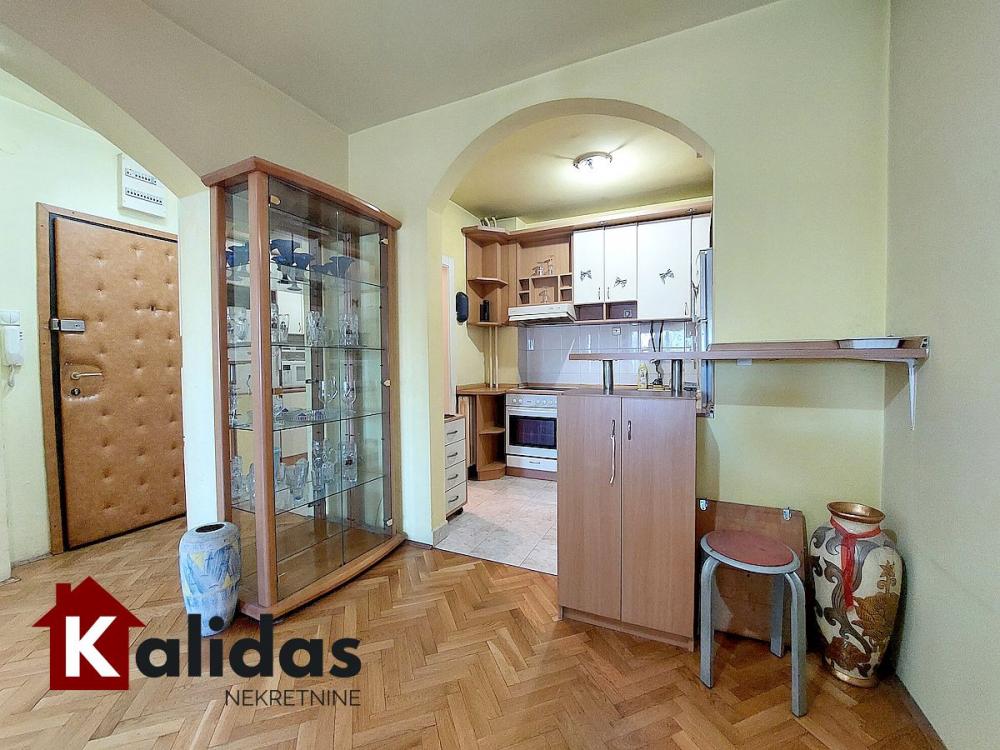 Slika 6 - Stan,NOVI SAD,BULEVAR,kv: 58, € 134400, ID: 1008675