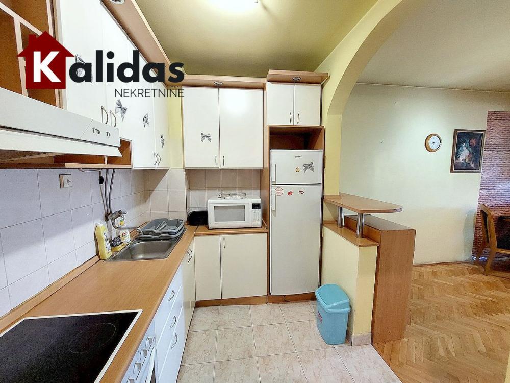 Slika 8 - Stan,NOVI SAD,BULEVAR,kv: 58, € 134400, ID: 1008675