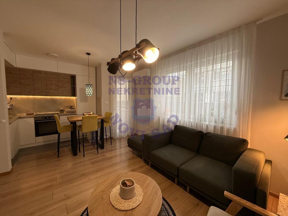 Slika 3 - Dvoiposoban, 51m2, Adice Novi Sad, sa terasom