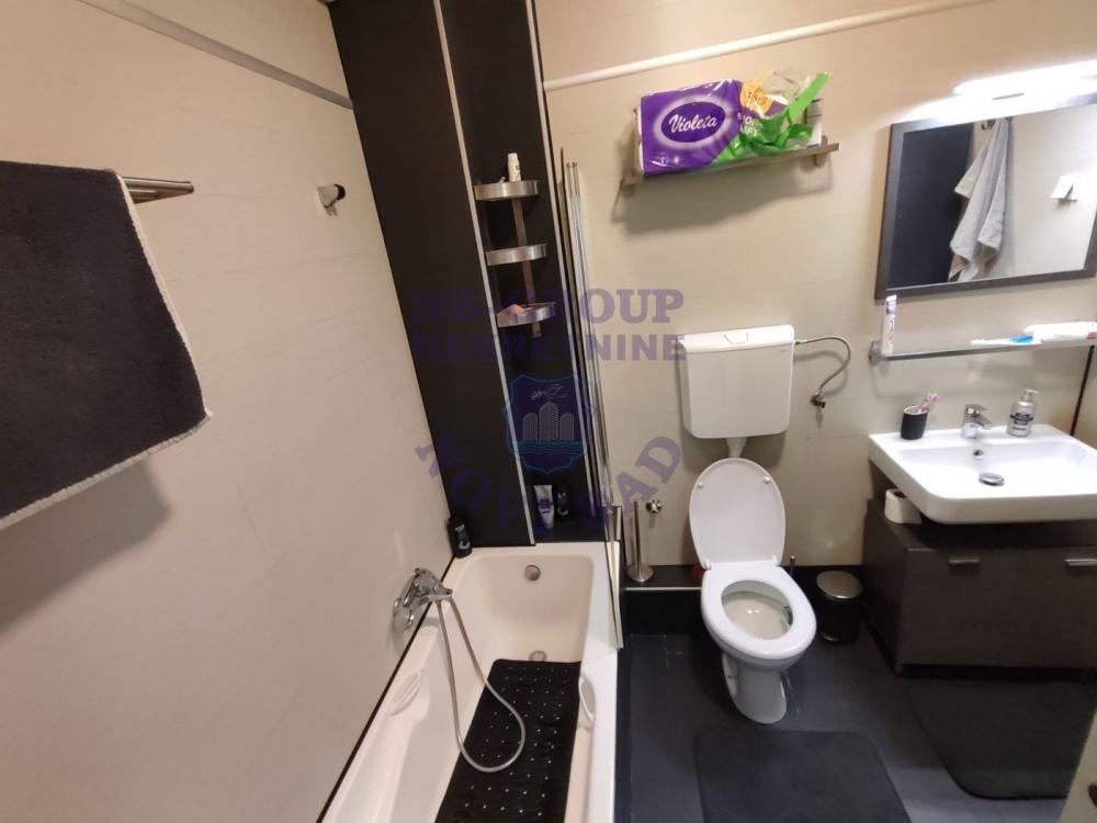 Slika 8 - Dvoiposoban, 70m2, Bulevar oslobođenja Novi Sad, sa terasom