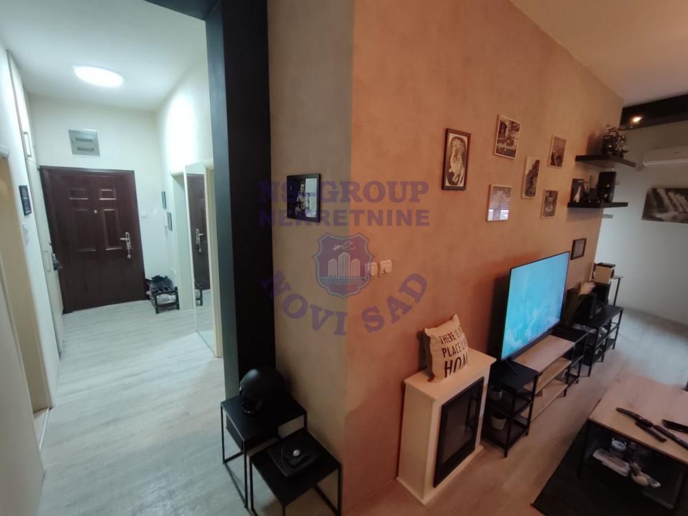 Slika 2 - Dvoiposoban, 70m2, Bulevar oslobođenja Novi Sad, sa terasom