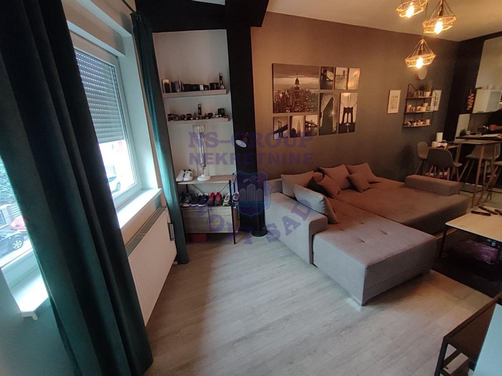 Slika 1 - Dvoiposoban, 70m2, Bulevar oslobođenja Novi Sad, sa terasom