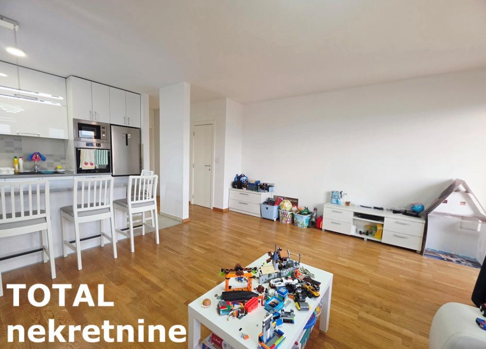 Slika 4 - Stan,NOVI SAD,BULEVAR PATRIJARHA PAVLA,kv: 82.00, € 230000, ID: 1102452