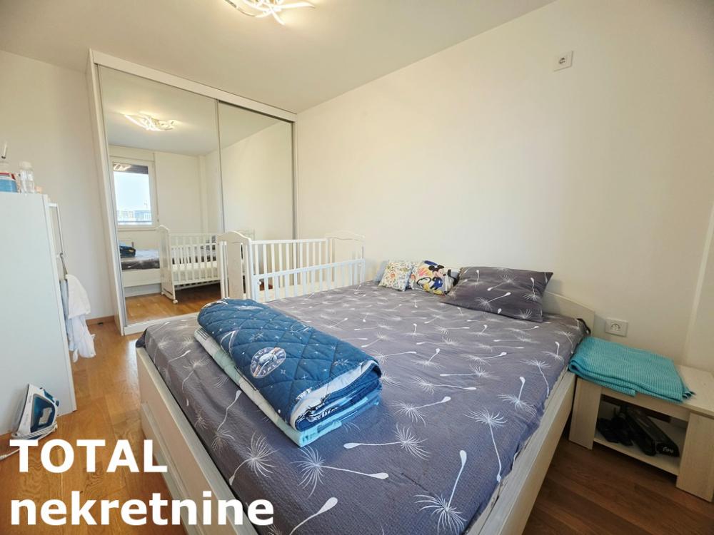 Slika 6 - Stan,NOVI SAD,BULEVAR PATRIJARHA PAVLA,kv: 82.00, € 230000, ID: 1102452