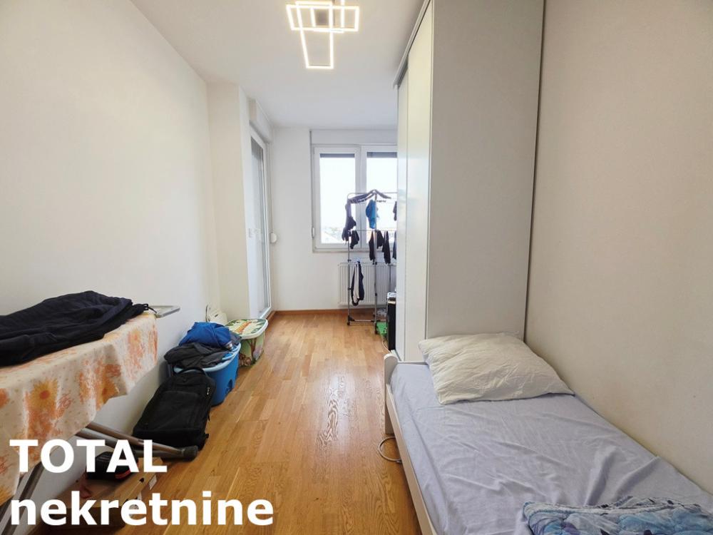 Slika 8 - Stan,NOVI SAD,BULEVAR PATRIJARHA PAVLA,kv: 82.00, € 230000, ID: 1102452