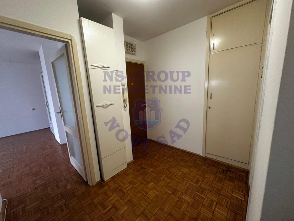 Slika 2 - Odlican jednosoban na Limanu 3!