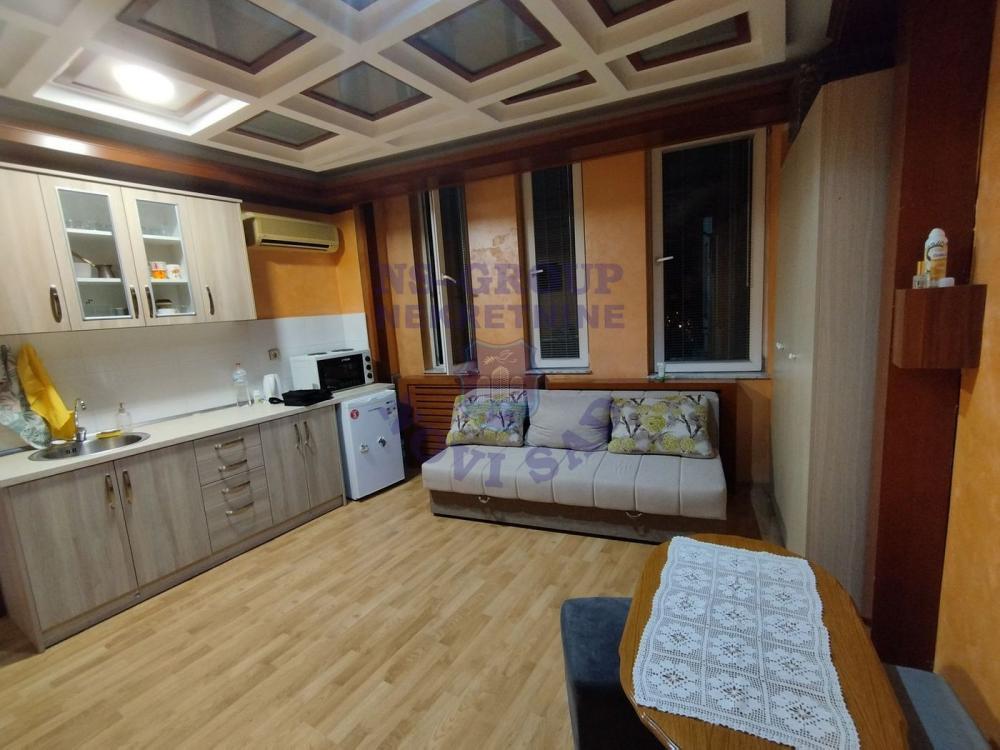 Glavna slika -Garsonjera na Bulevaru 21m2