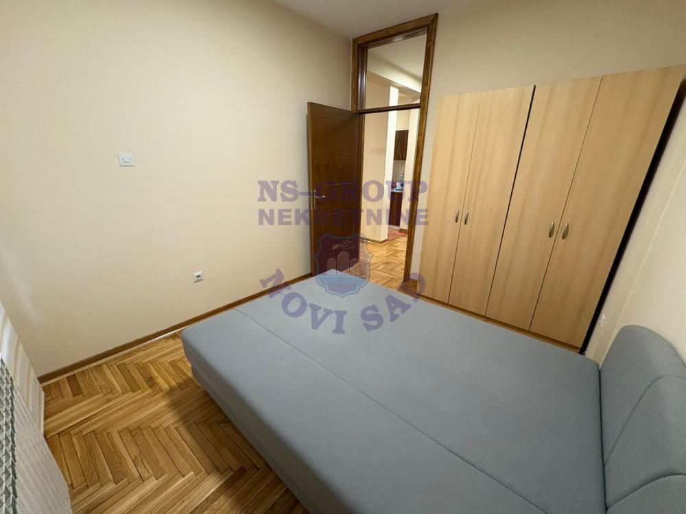 Slika 6 - Odličan dvosoban namešten stan- Bulevar!