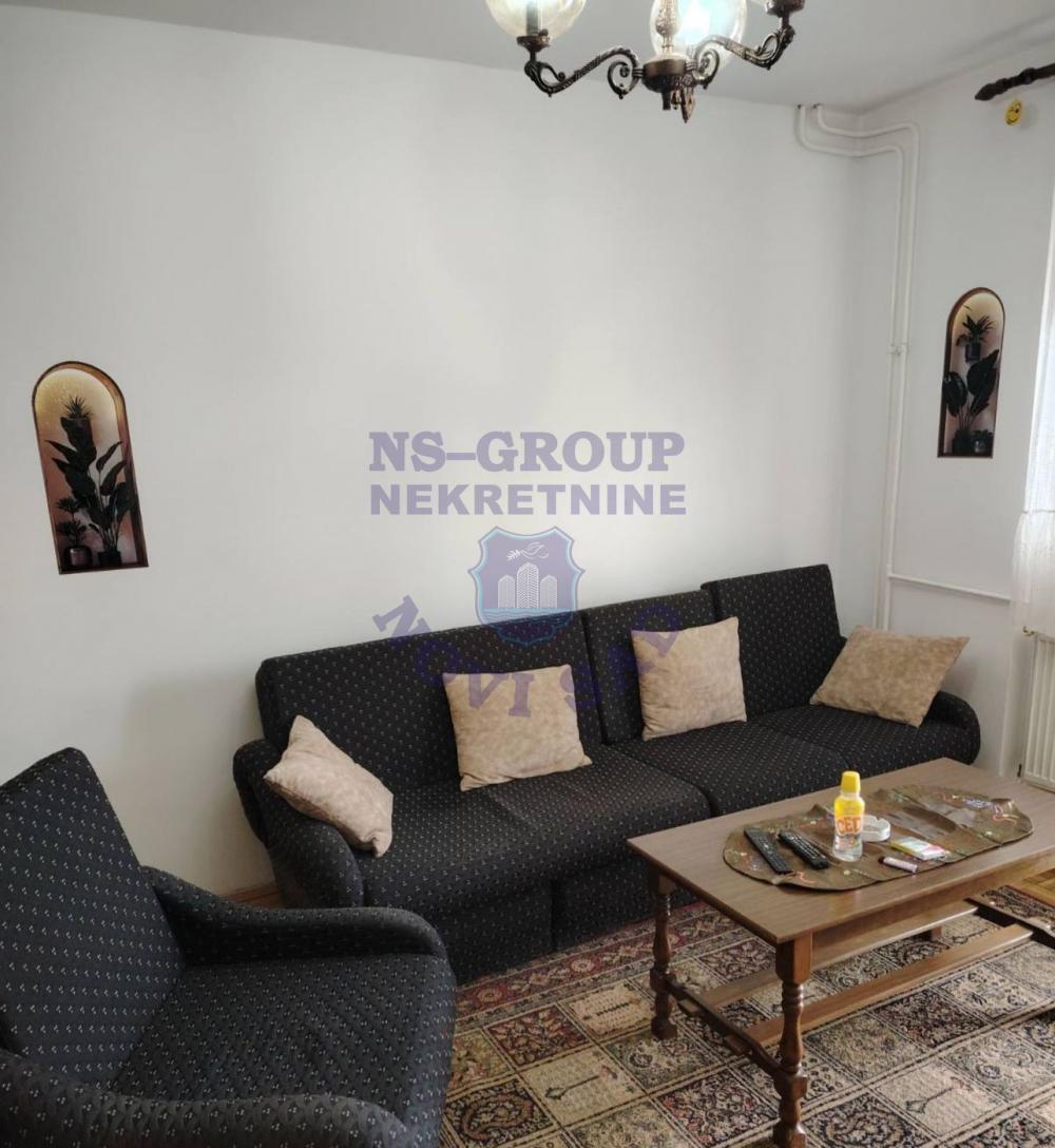 Slika 1 - Jednosoban stan u blizini sajma u dobro održavanoj zgradi. 