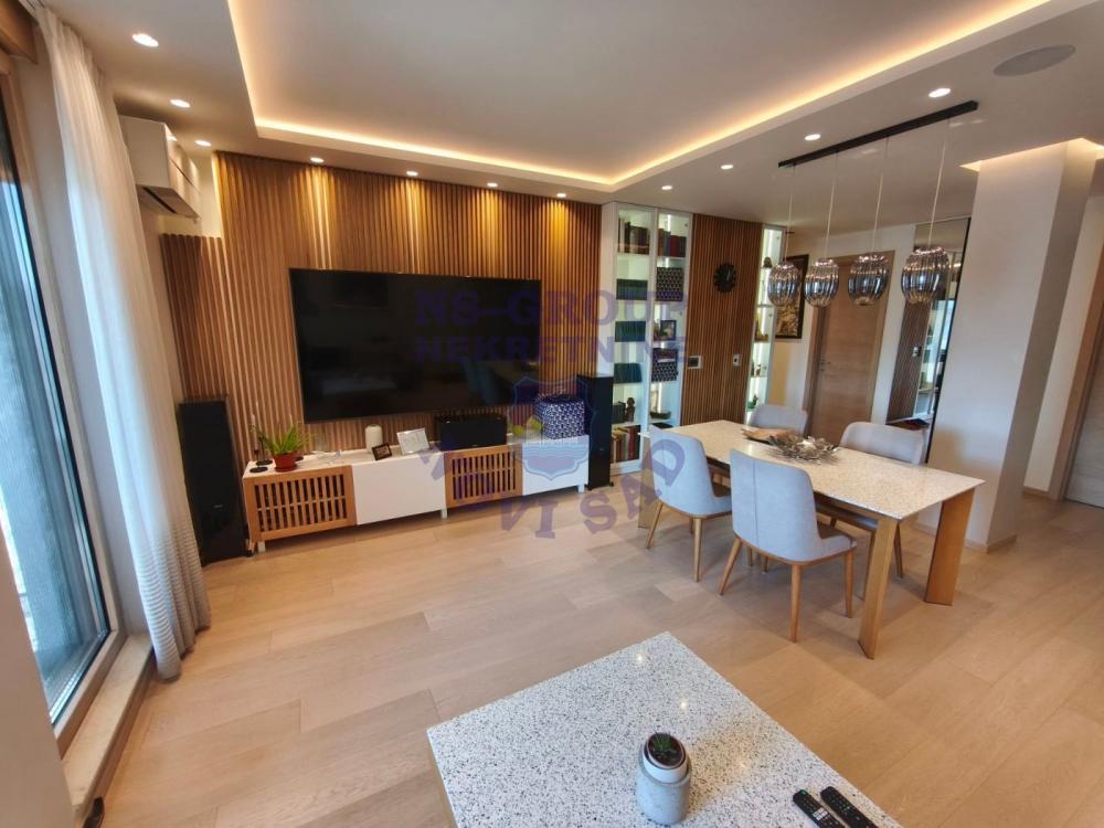 Slika 1 - Četvorosoban, 139m2, Bulevar oslobođenja Novi Sad, sa terasom, ima lift