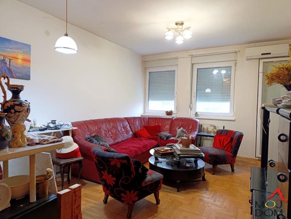 Glavna slika -Stan,NOVI SAD,SOMBORSKI BULEVAR,kv: 42, € 123600, ID: 1032023