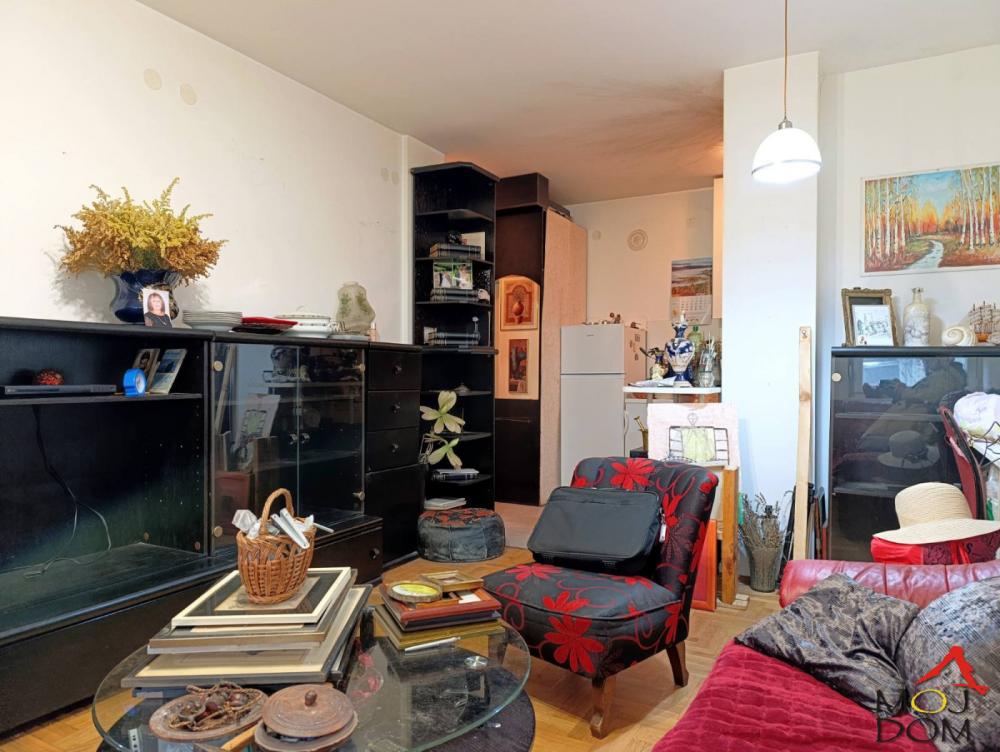 Slika 2 - Stan,NOVI SAD,SOMBORSKI BULEVAR,kv: 42, € 123600, ID: 1032023