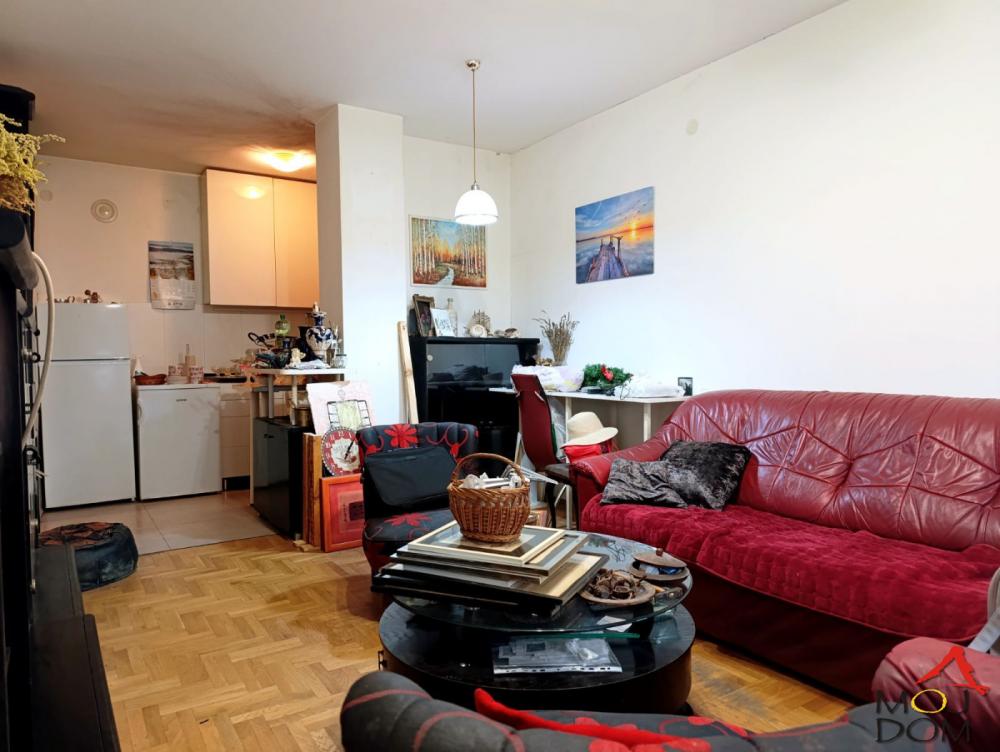 Slika 3 - Stan,NOVI SAD,SOMBORSKI BULEVAR,kv: 42, € 123600, ID: 1032023