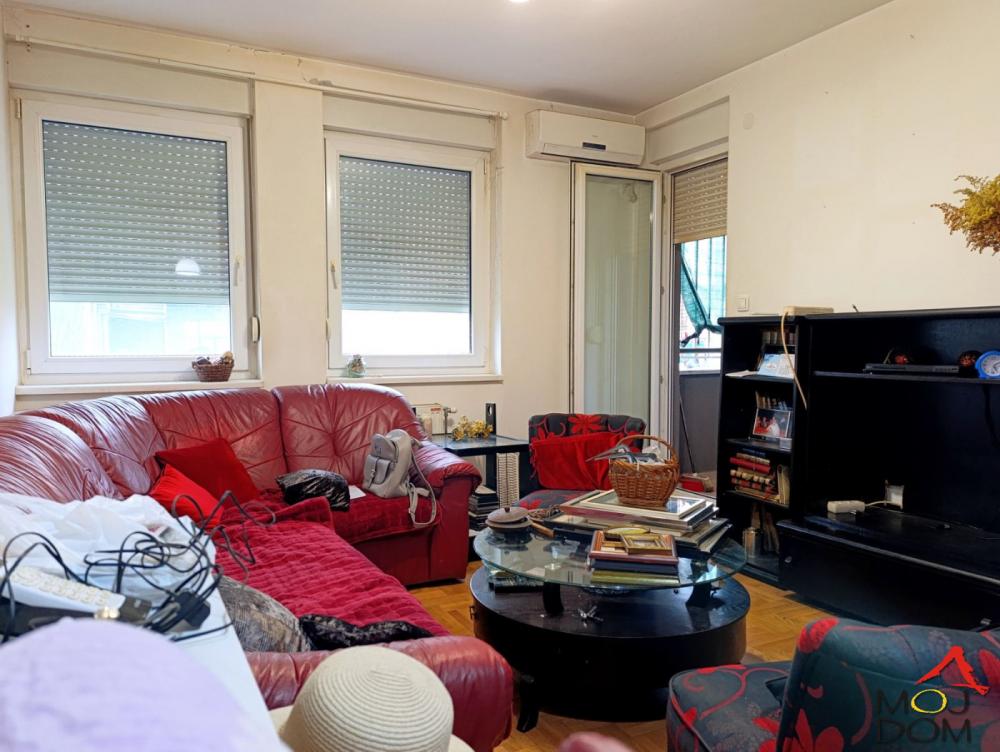 Slika 1 - Stan,NOVI SAD,SOMBORSKI BULEVAR,kv: 42, € 123600, ID: 1032023