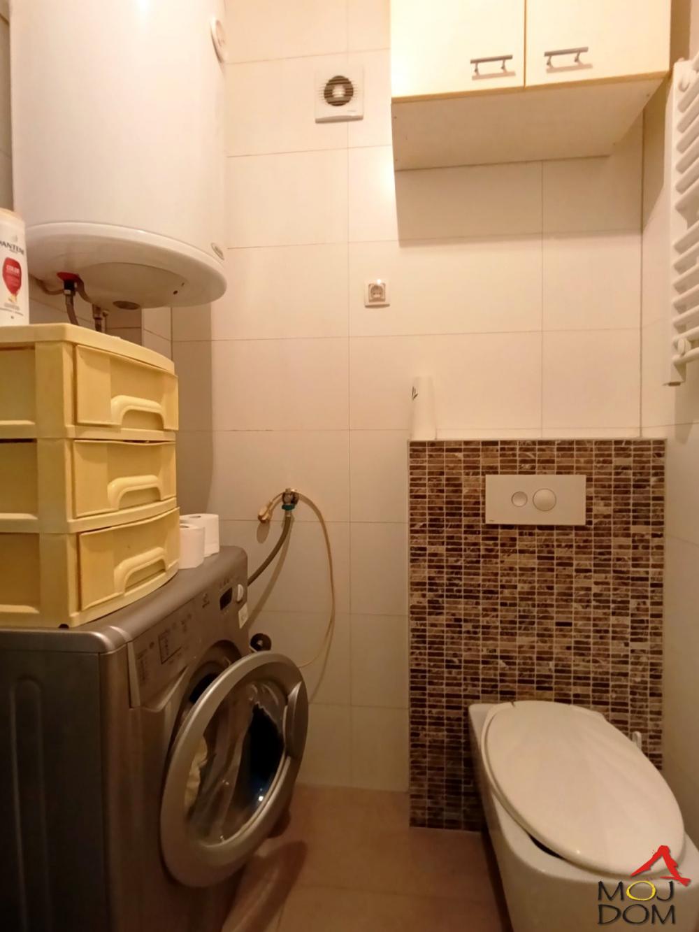 Slika 9 - Stan,NOVI SAD,SOMBORSKI BULEVAR,kv: 42, € 123600, ID: 1032023