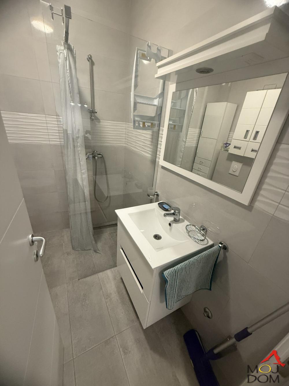 Slika 9 - Stan,NOVI SAD,PETROVARADIN,kv: 47, € 123600, ID: 1029468