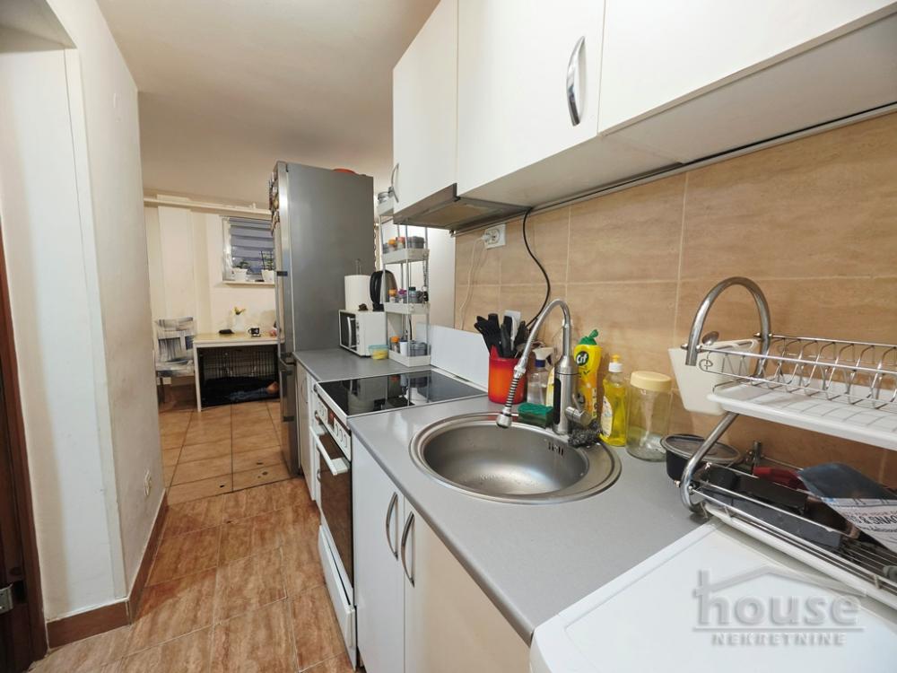 Slika 4 - Stan,NOVI SAD,BULEVAR,kv: 30.00, € 75000, ID: 1065608