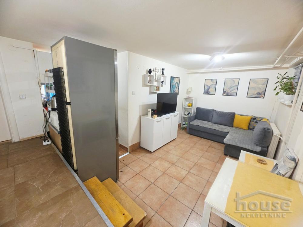 Slika 1 - Stan,NOVI SAD,BULEVAR,kv: 30.00, € 75000, ID: 1065608