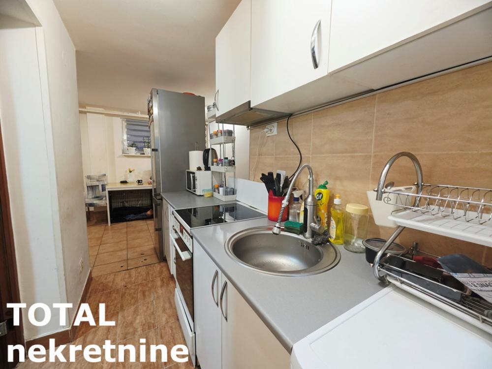 Slika 4 - Stan,NOVI SAD,BULEVAR,kv: 30.00, € 75000, ID: 1102456