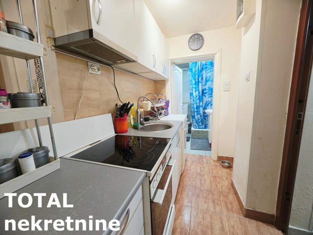 Slika 3 - Stan,NOVI SAD,BULEVAR,kv: 30.00, € 75000, ID: 1102456