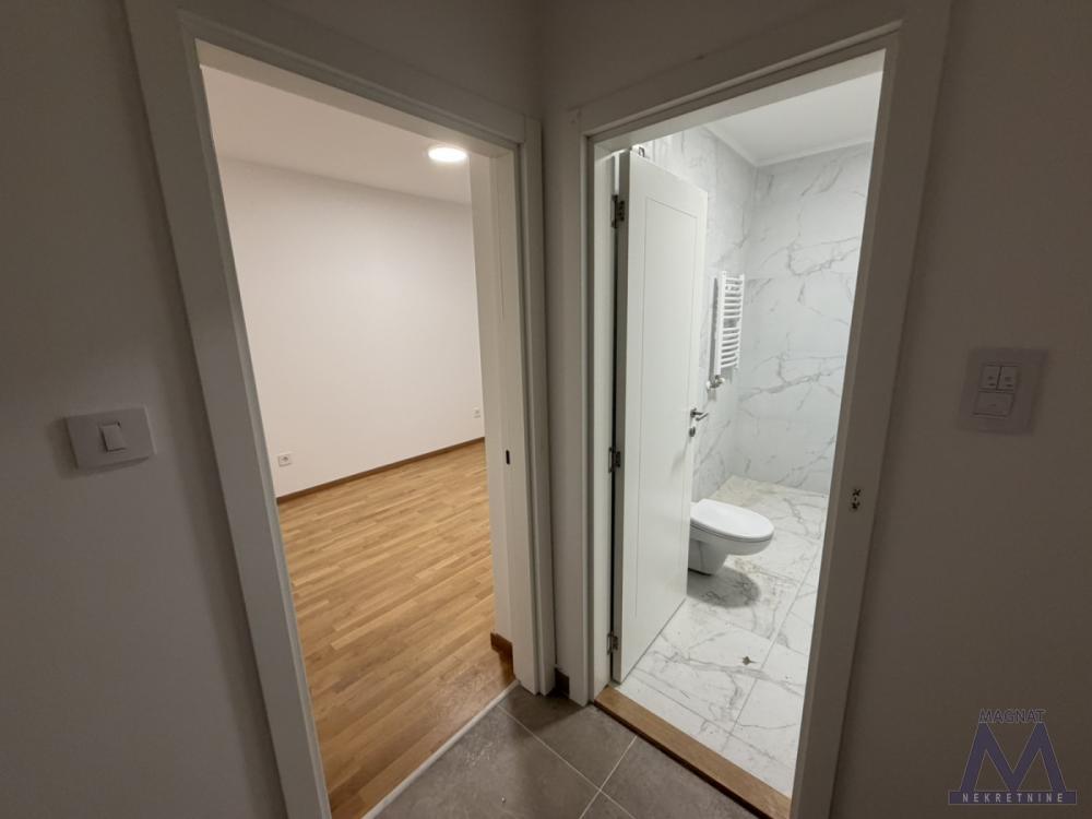 Slika 6 - Stan,NOVI SAD,AVIJACIJA,kv: 74, € 169950, ID: 1019334