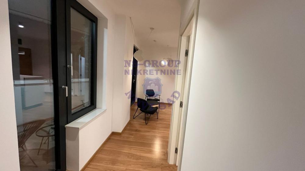 Slika 1 - Trosoban, 101m2, Novi Sad centar Novi Sad, ima lift