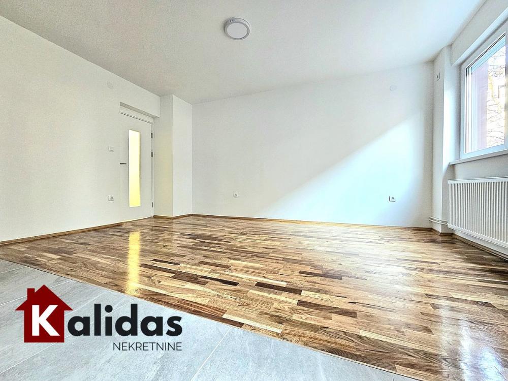 Slika 2 - Stan,NOVI SAD,CARA DUŠANA,kv: 43, € 127200, ID: 1008682