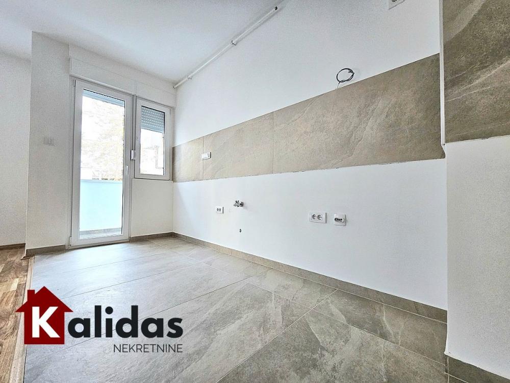 Slika 3 - Stan,NOVI SAD,CARA DUŠANA,kv: 43, € 127200, ID: 1008682