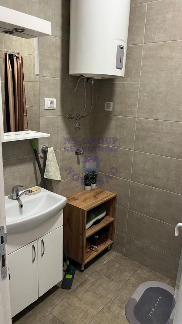 Slika 5 - Prodaja stana, 41m2, Salajka (Partizanska ulica) Novi Sad, sa terasom, ima lift